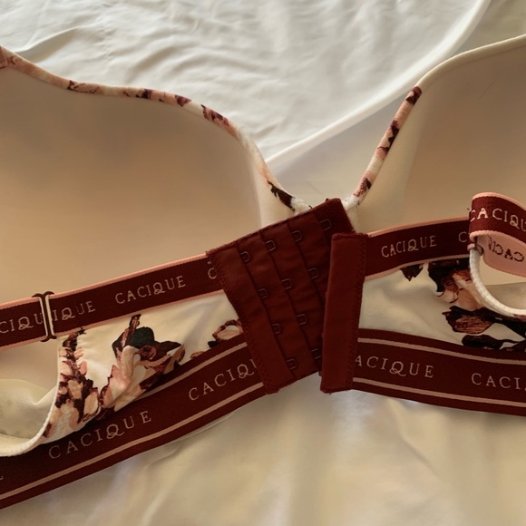 44D Cacique Bra - Picture 7 of 10